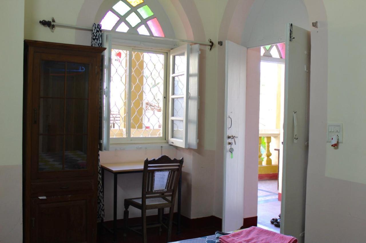 Royal Phoenix Inn Панаджи Екстериор снимка
